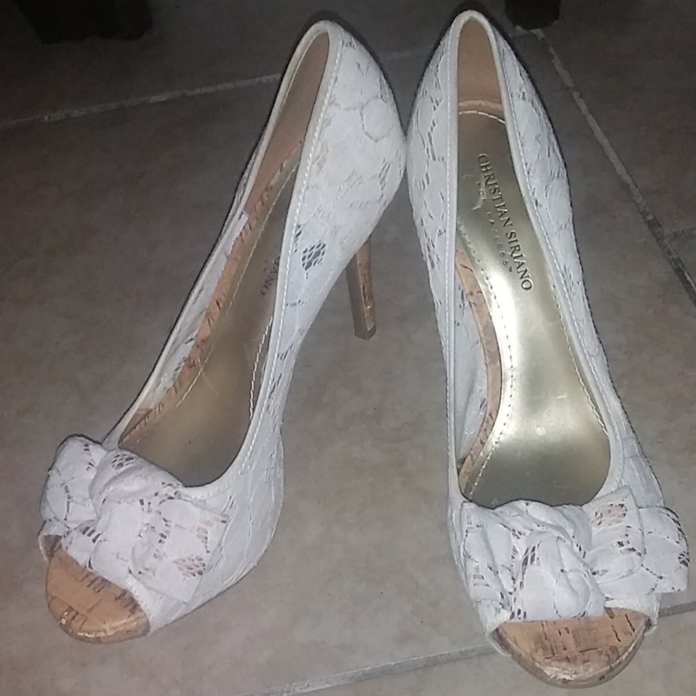 White floral print heels barely worn